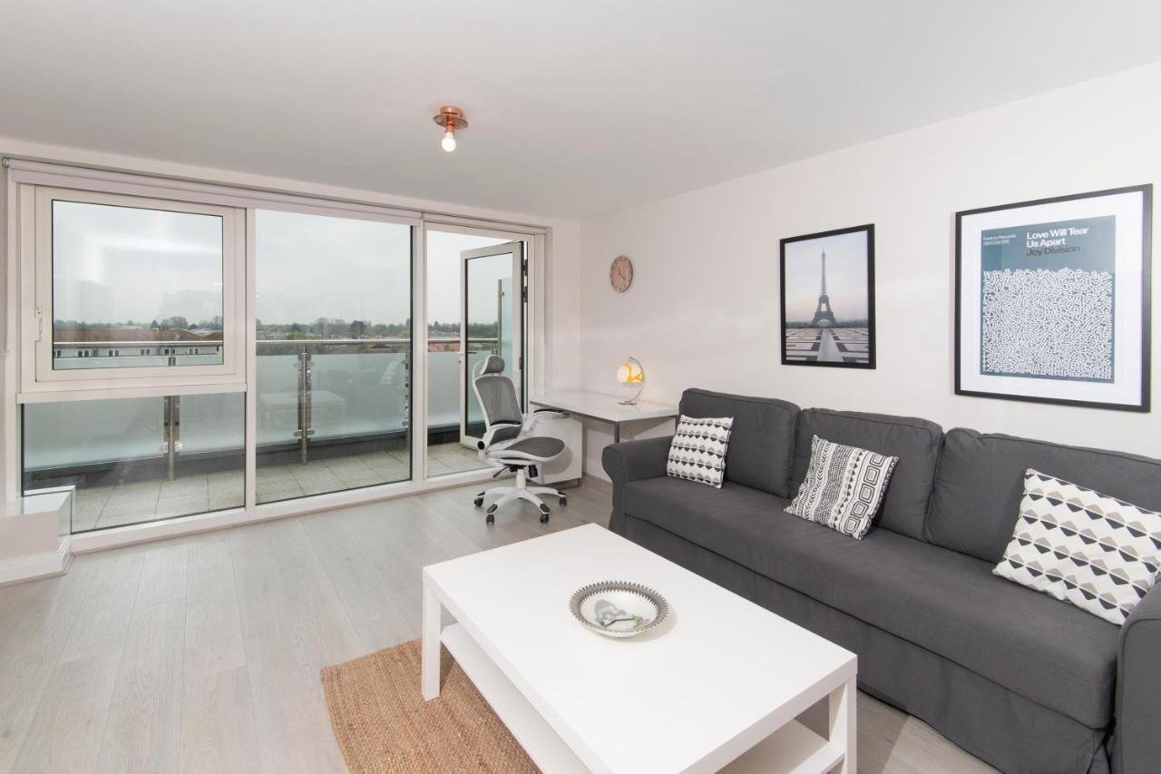 Spacious Apartment With Parking Space, Close To Heathrow, Elizabeth Line And Windsor Maidenhead Dış mekan fotoğraf